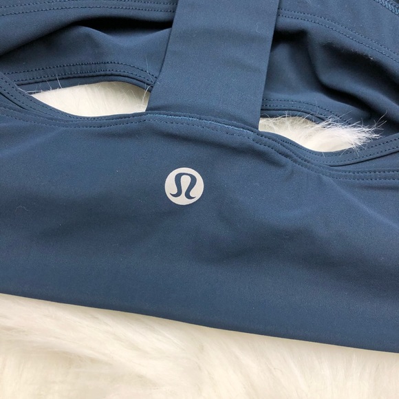 Lululemon• twist and train lace insert sports bra - Picture 2 of 8